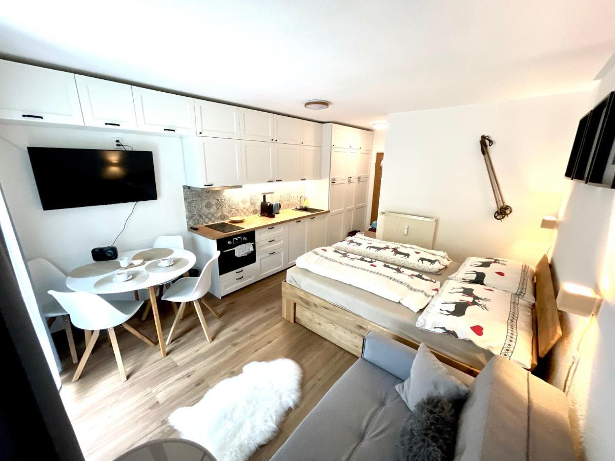 2022 Neu Renoviert- Apartments Michaela Филипсройт Экстерьер фото